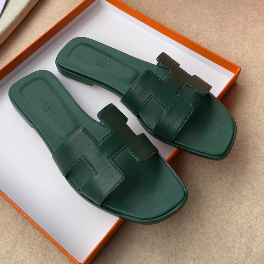 HERMES 0RAN SANDALS IN FOREST GREEN CALFSKIN