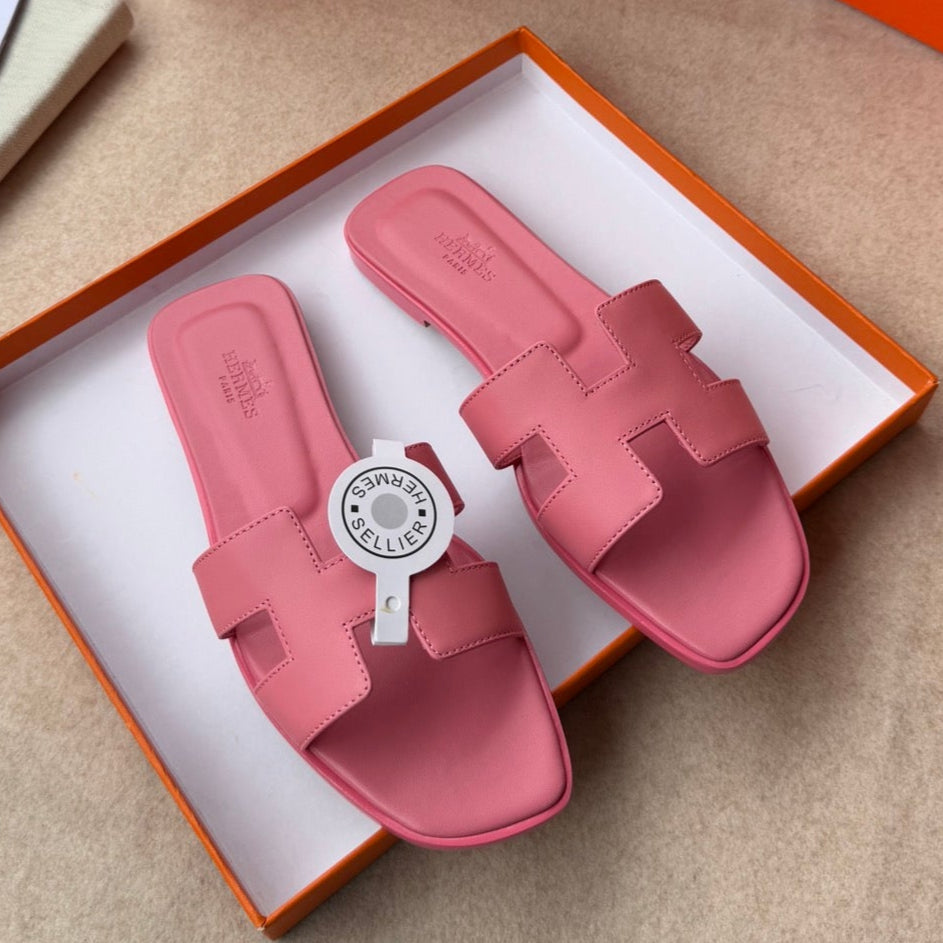 HERMES 0RAN SANDALS IN ROSE PINK CALFSKIN
