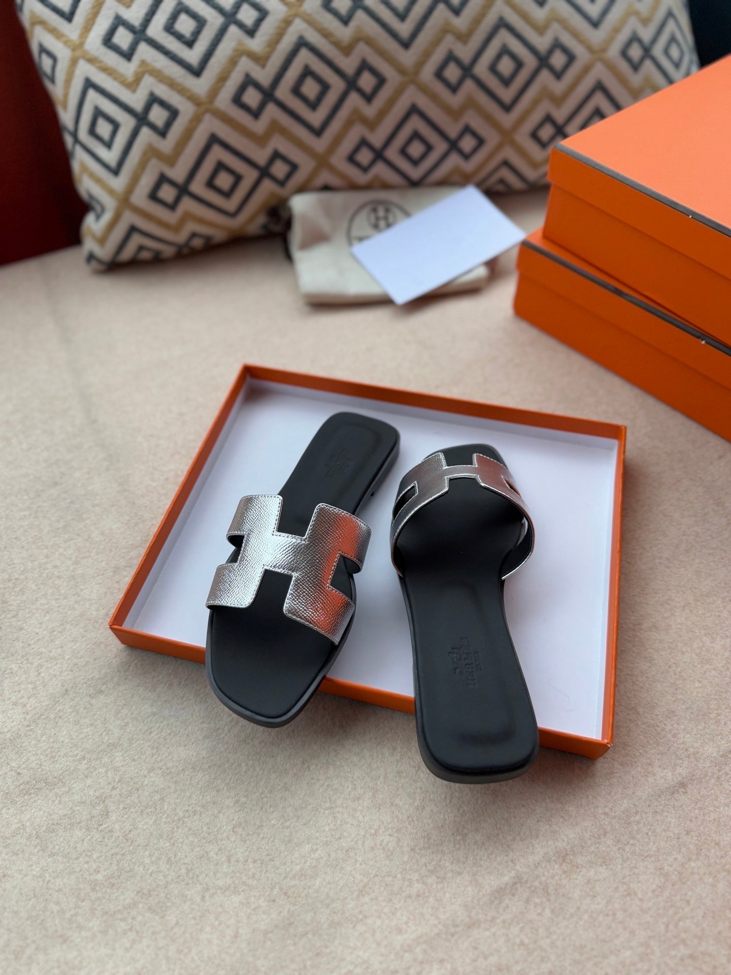 HERMES 0RAN SANDALS IN SILVER CALFSKIN