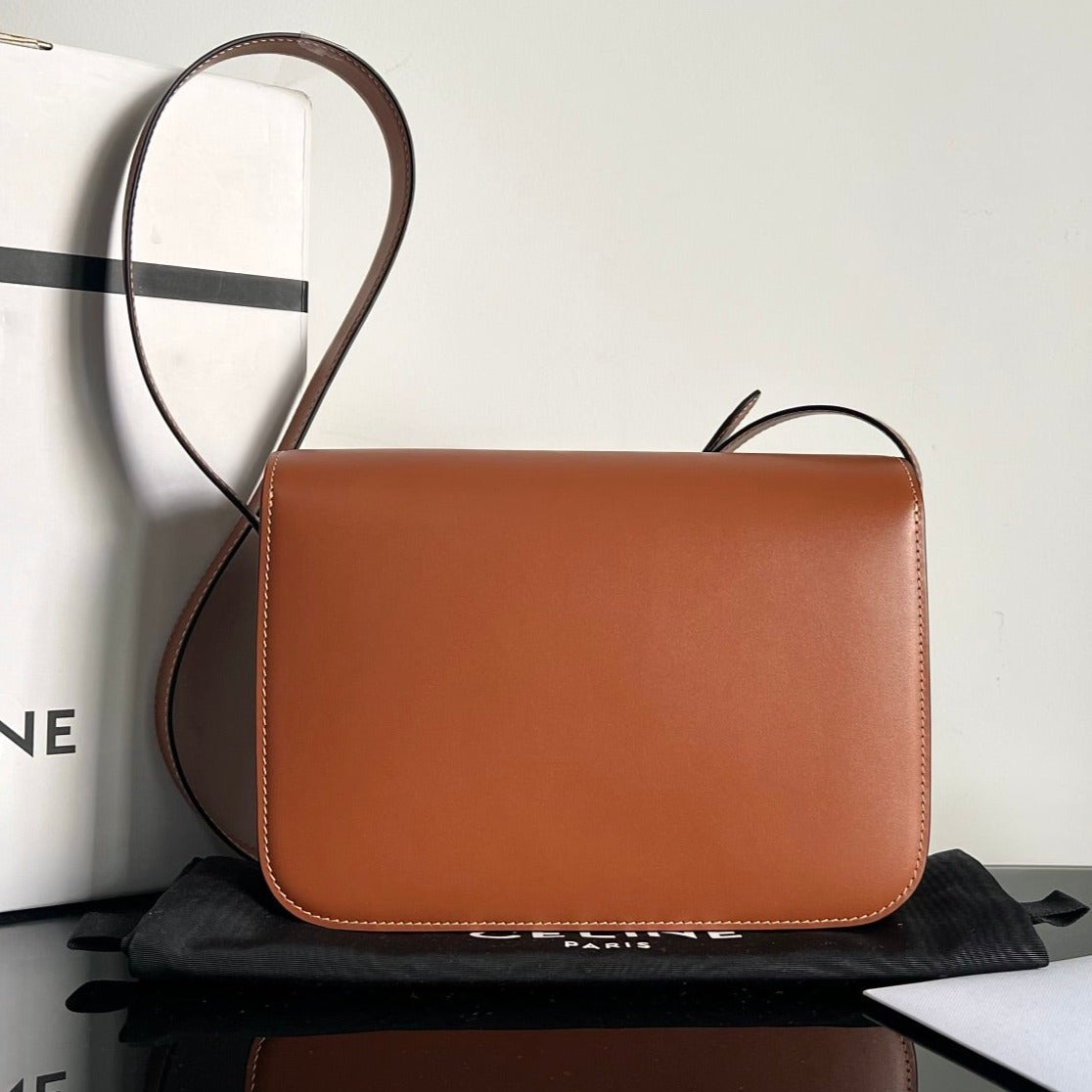 CELINE CLASSIQUE TRIOMPHE 22 TAN SMOOTH CALFSKIN