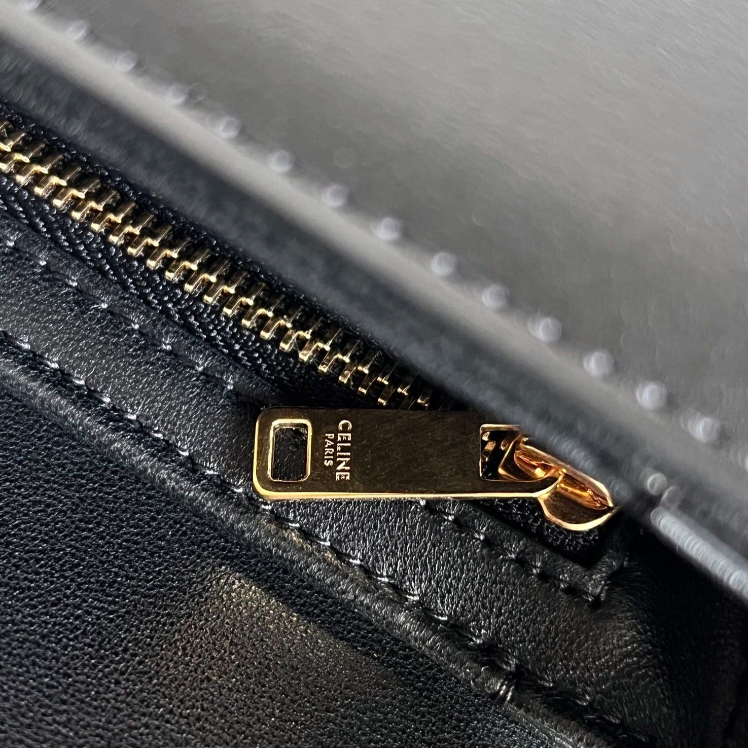 CELINE CLASSIQUE TRIOMPHE 22 BLACK SMOOTH CALFSKIN