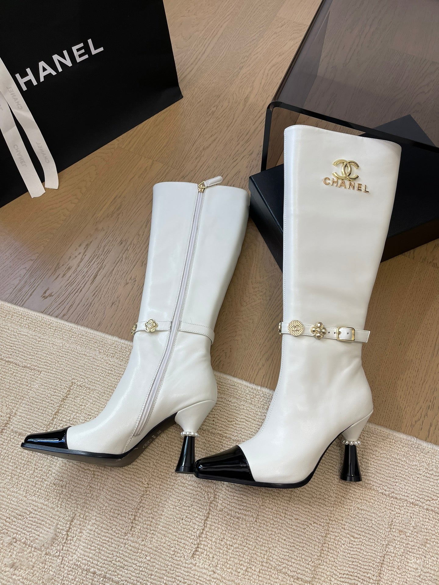 CHANEL KNEE HIGH BOOTS IN WHITE MIX BLACK CALFSKIN