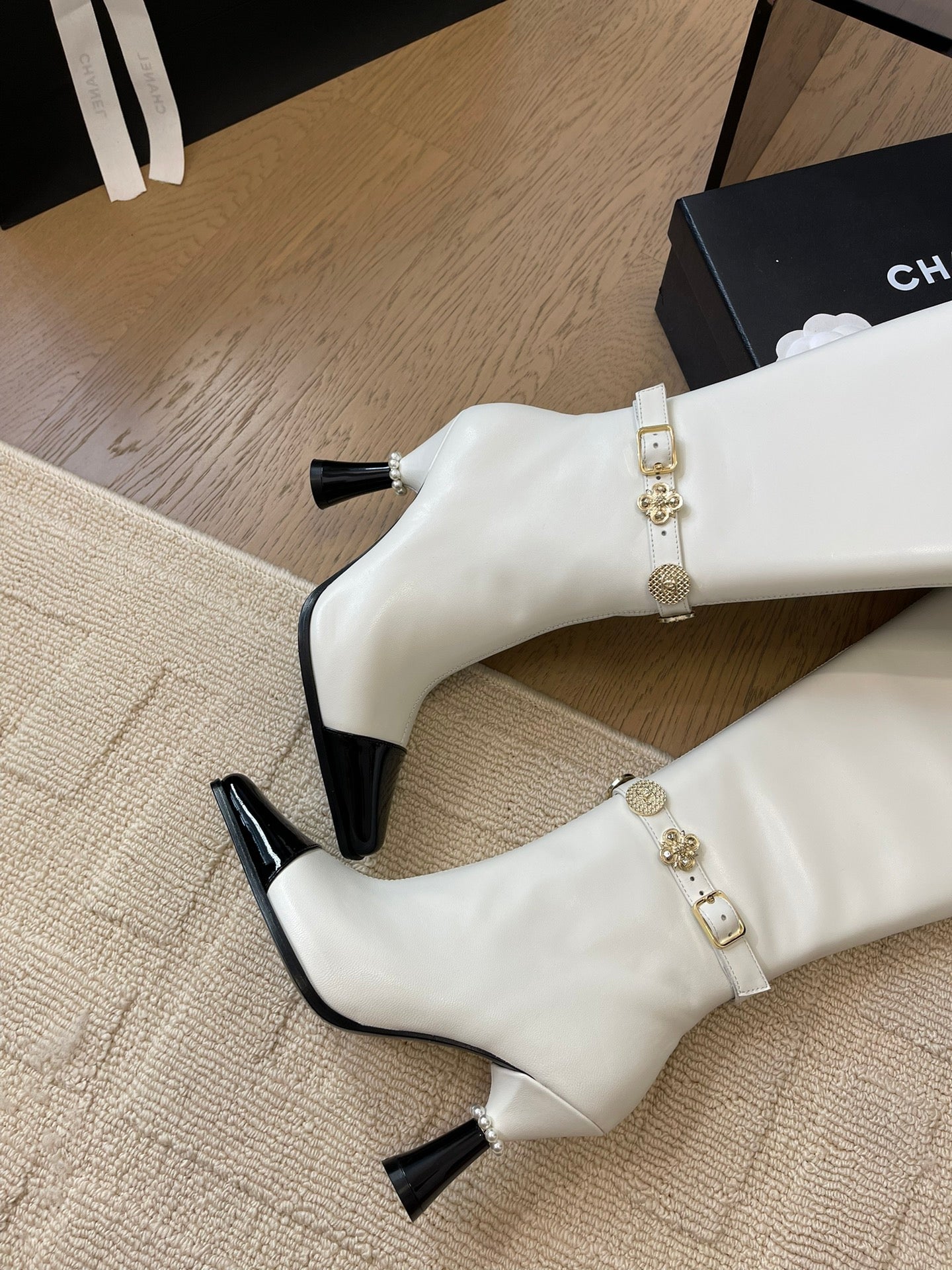 CHANEL KNEE HIGH BOOTS IN WHITE MIX BLACK CALFSKIN