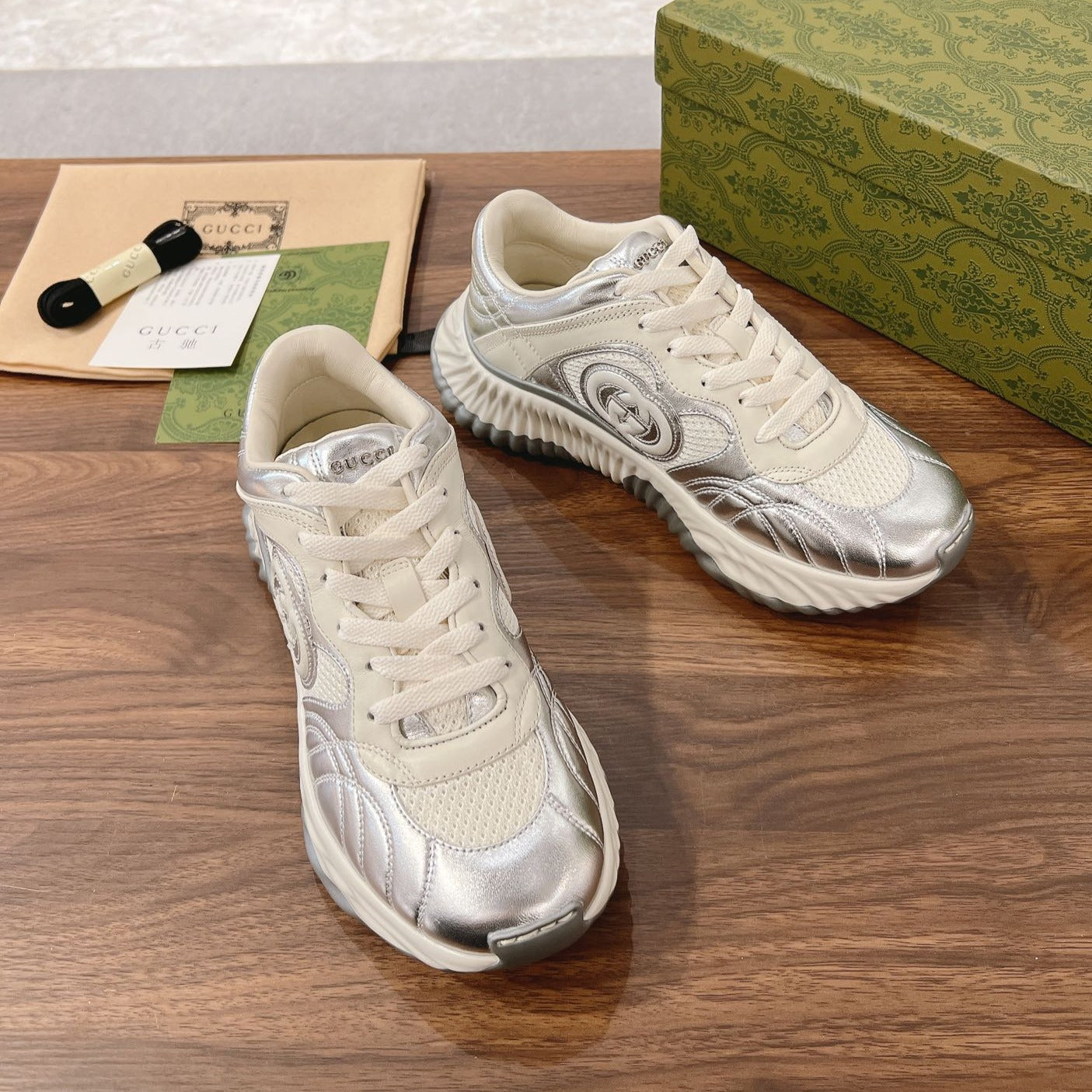 GUCCI RIPPLE SNEAKER Cream SILVER