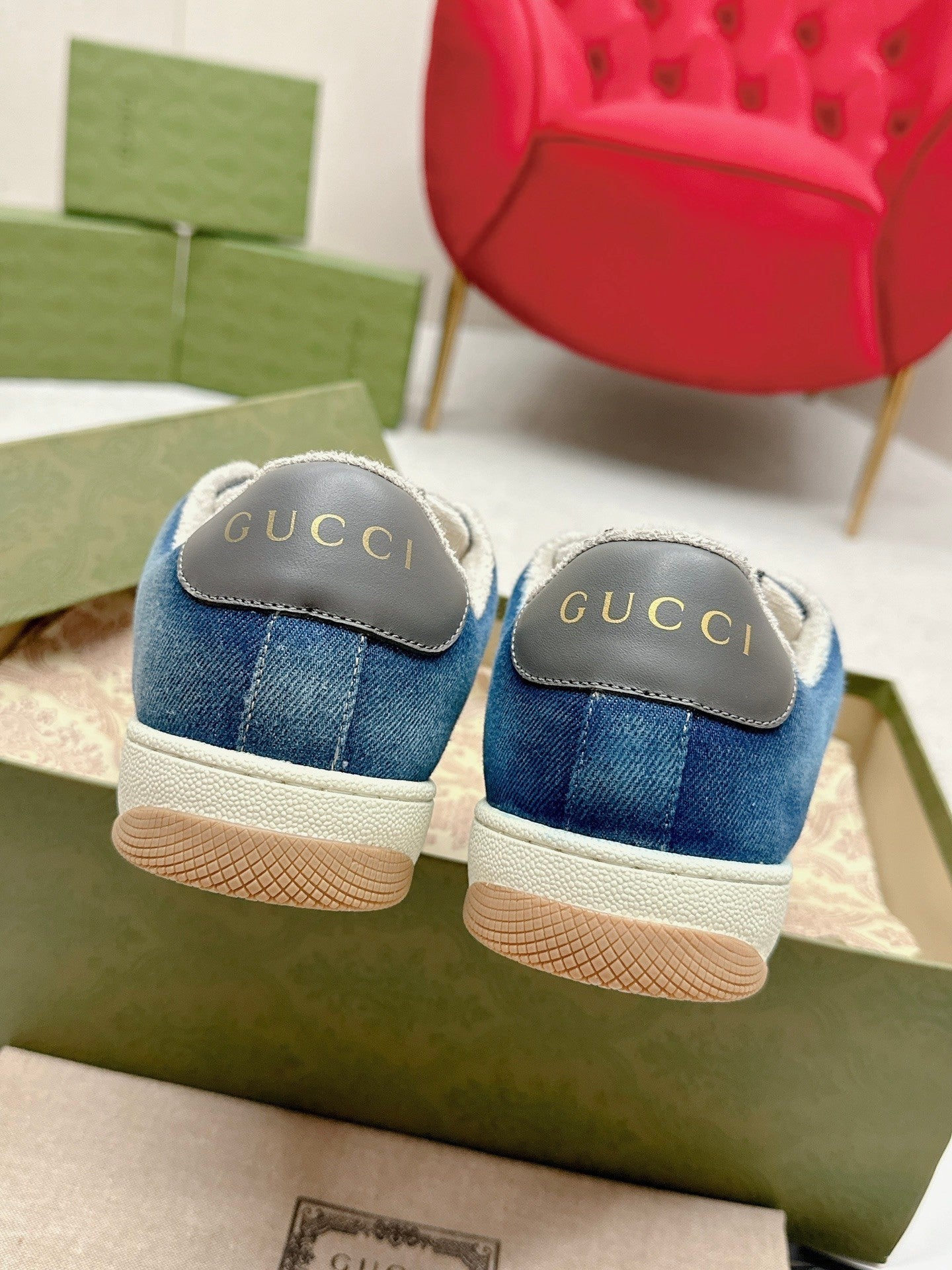 GUCCI WOMEN'S SCREENER TRAINER AEGEAN CALFSKIN