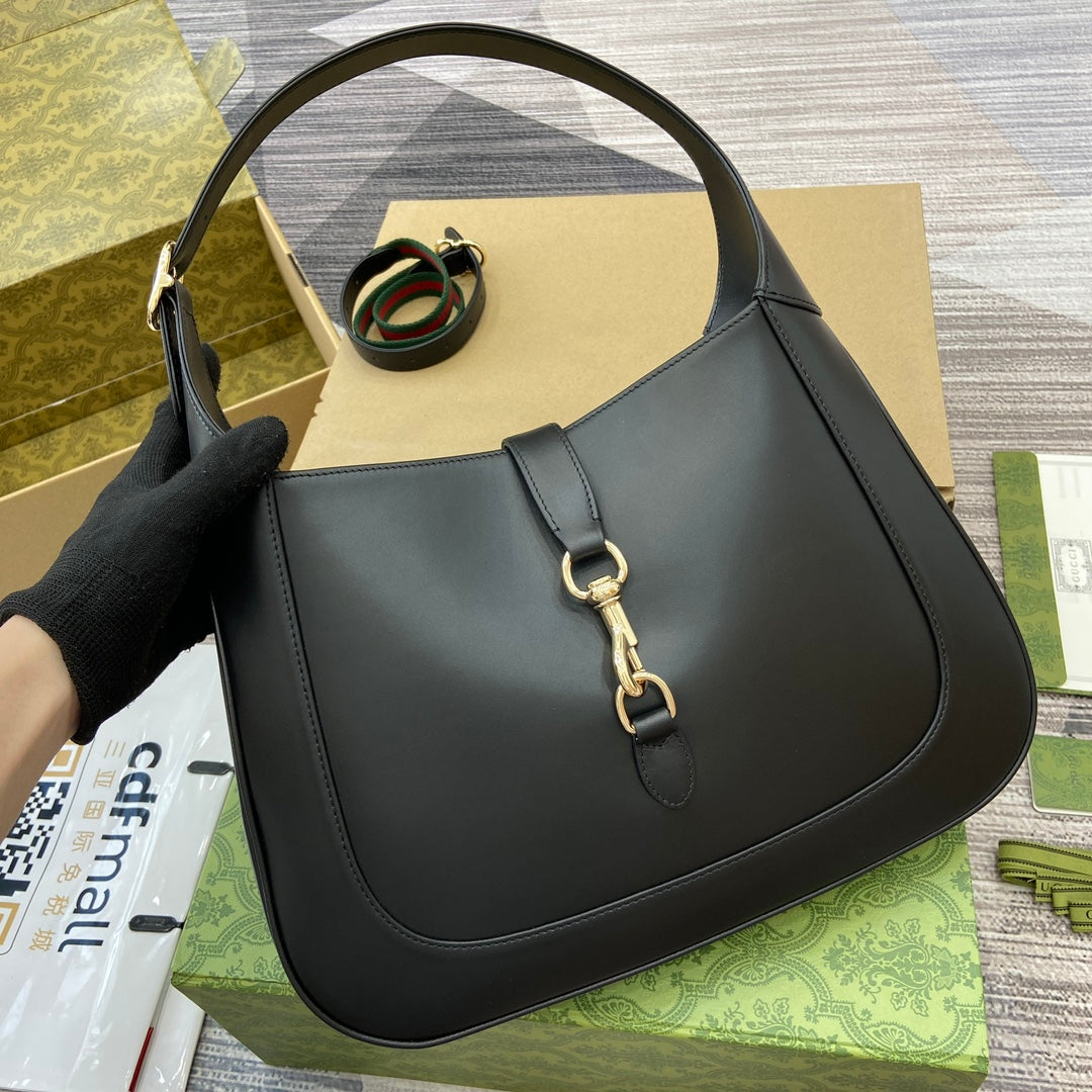 GUCCI JACKIE MEDIUM SHOULDER BAG 35 IN BLACK CALFSKIN GOLD HARDWARE