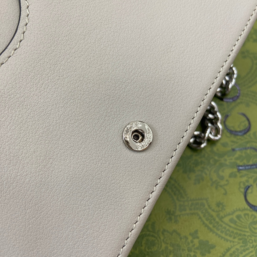 GUCCI MARMONT 20 MINI CHAIN BAG IN WHITE CALFSKIN