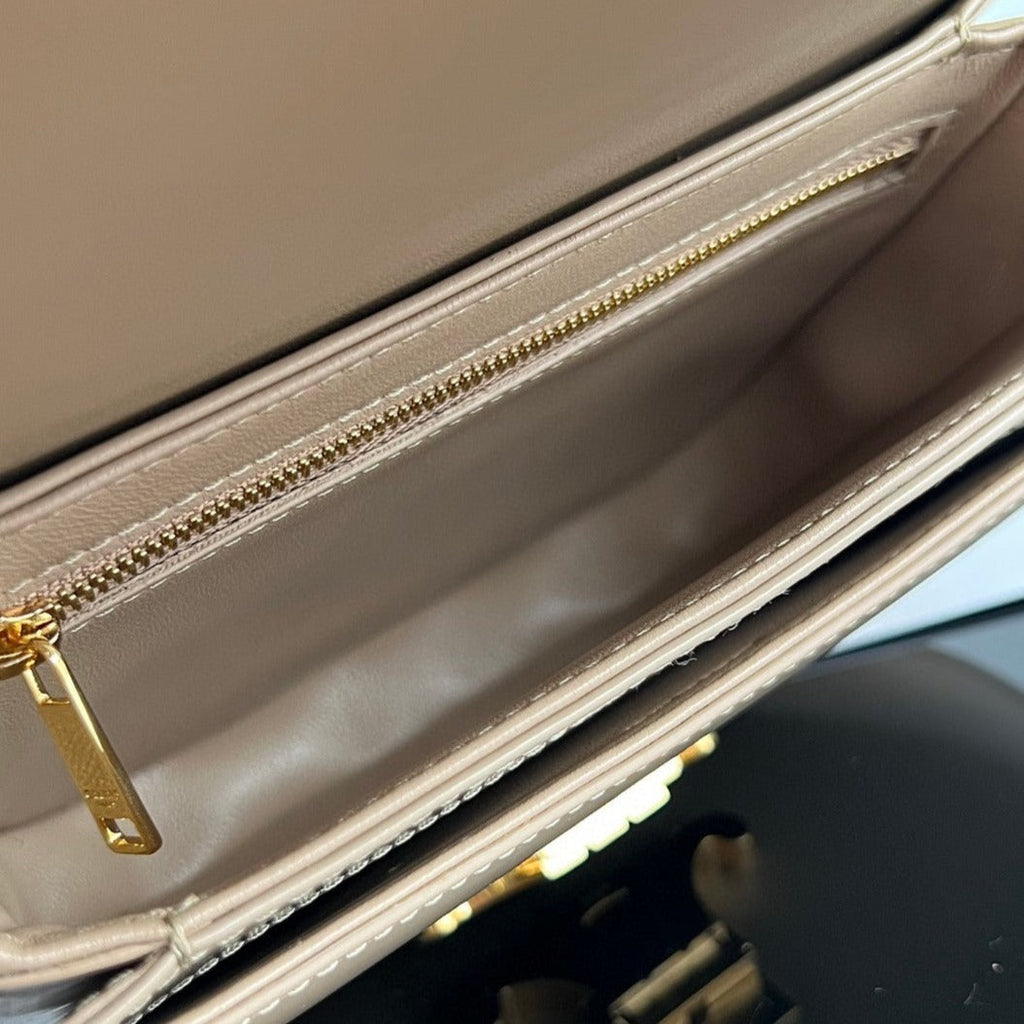 CELINE TRIOMPHE 15 Cream Gray Calfskin Handbag