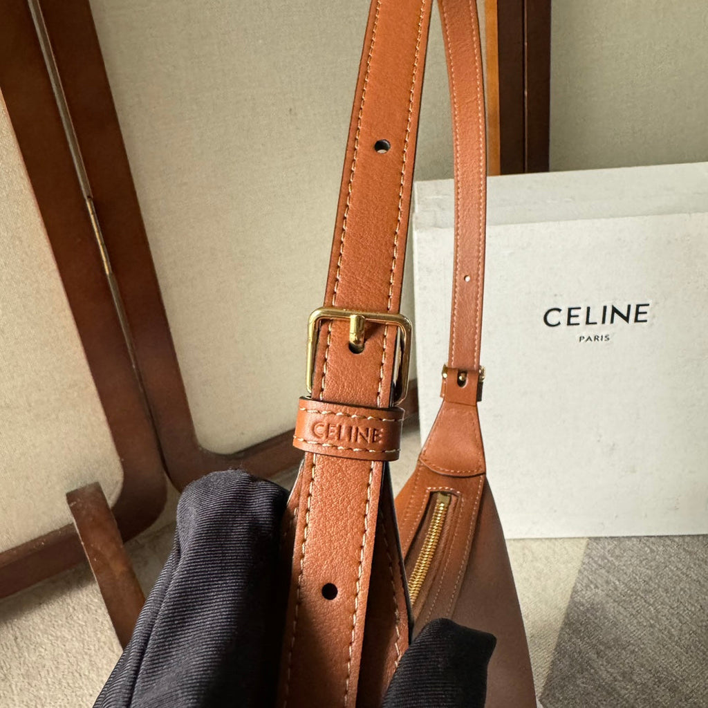CELINE SMALL HELOÏSE BAG CUIR 22 IN GINGER ORANGE CALFSKIN EMBOSSED LOGO