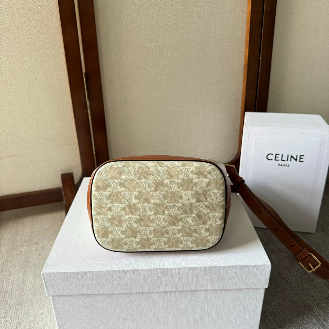 CELINE BUCKET 30 IN BEIGE TRIOMPHE CANVAS AND RED BROWN CALFSKIN TRIM