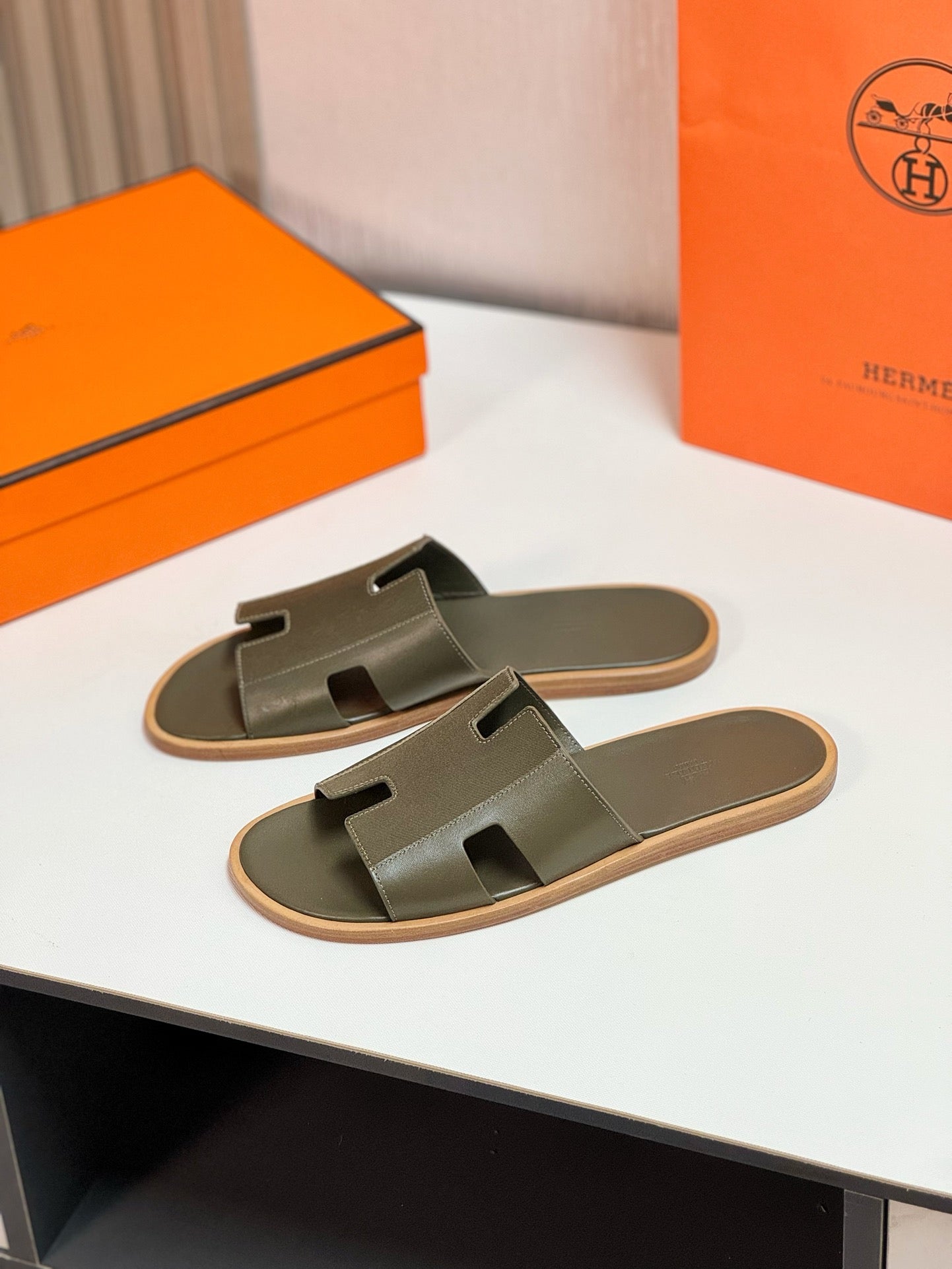 HERMES IZMIR SANDAL MOSS LAMBSKIN
