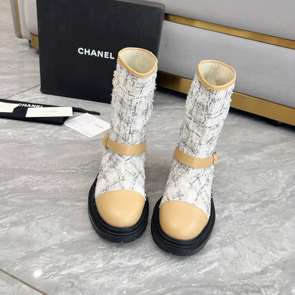 CHANEL 25S MID-CALF BOOTS 45MM IN LIGHT BROWN CALFSKIN AND WHITE TWEED GOLD HARDWARE