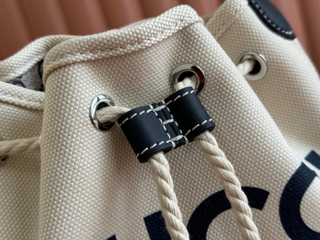 GUCCI SMALL DRAWSTRING SHOULDER BAG 21 IN WHITE CANVAS DARK BLUE CALFSKIN