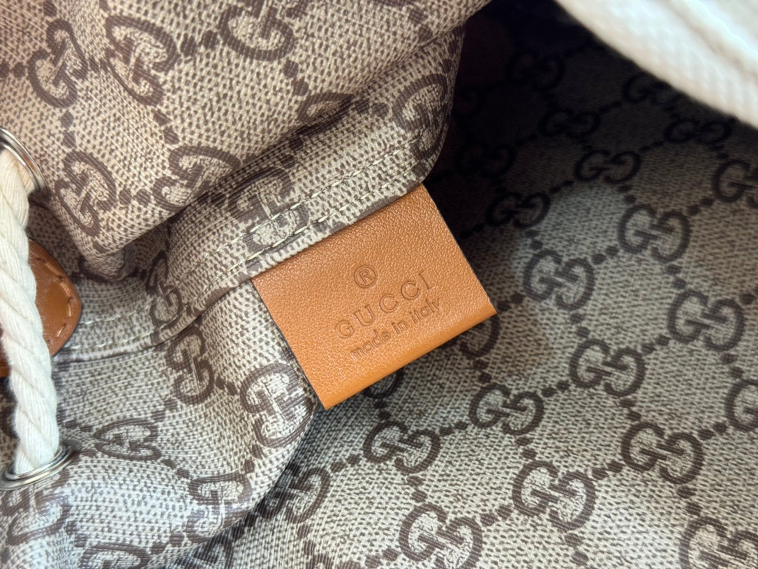 GUCCI DRAWSTRING SHOULDER BAG LOGO PRINT 31 IN WHITE CANVAS BROWN CALFSKIN