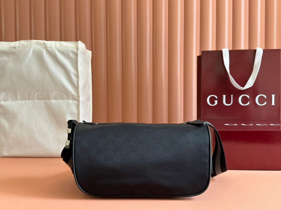 GUCCI NYLON LINE BODY BAG 27 IN BLACK  CANVAS