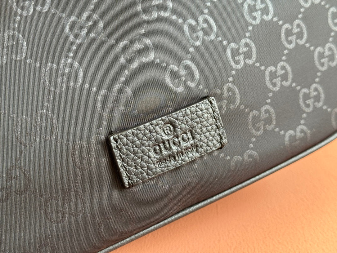 GUCCI NYLON LINE BODY BAG 27 IN BLACK  CANVAS