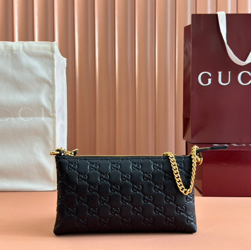 GUCCI RUBBER EFFECT SMALL WALLET ON CHAIN 22.5 IN BLACK CALFSKIN