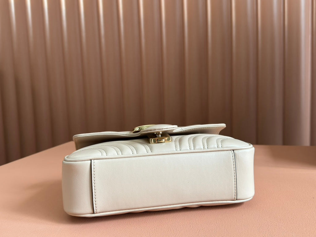 GUCCI MARMONT MEDIUM SHOUDER BAG 23 IN LIGHT BEIGE CALFSKIN