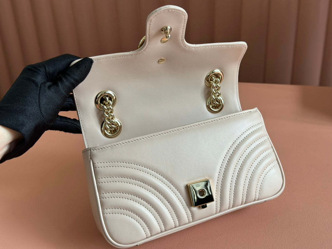 GUCCI MARMONT MEDIUM SHOUDER BAG 23 IN LIGHT BEIGE CALFSKIN