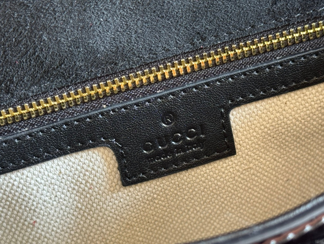GUCCI MEDIUM BLONDIE SHOULDER BAG 26.5 IN BLACK PATENT CALFSKIN