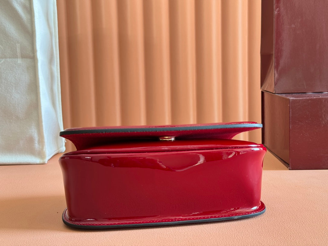 GUCCI SMALL BLONDIE SHOULDER BAG 21.5 IN RED PATENT CALFSKIN