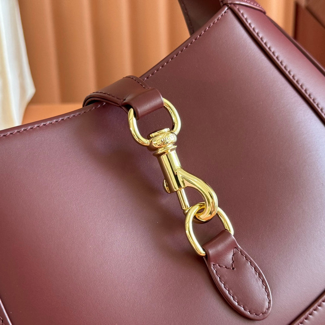 GUCCI JACKIE SMALL SHOULDER BAG 27 IN BURGUNDY RED CALFSKIN GOLD HARDWARE