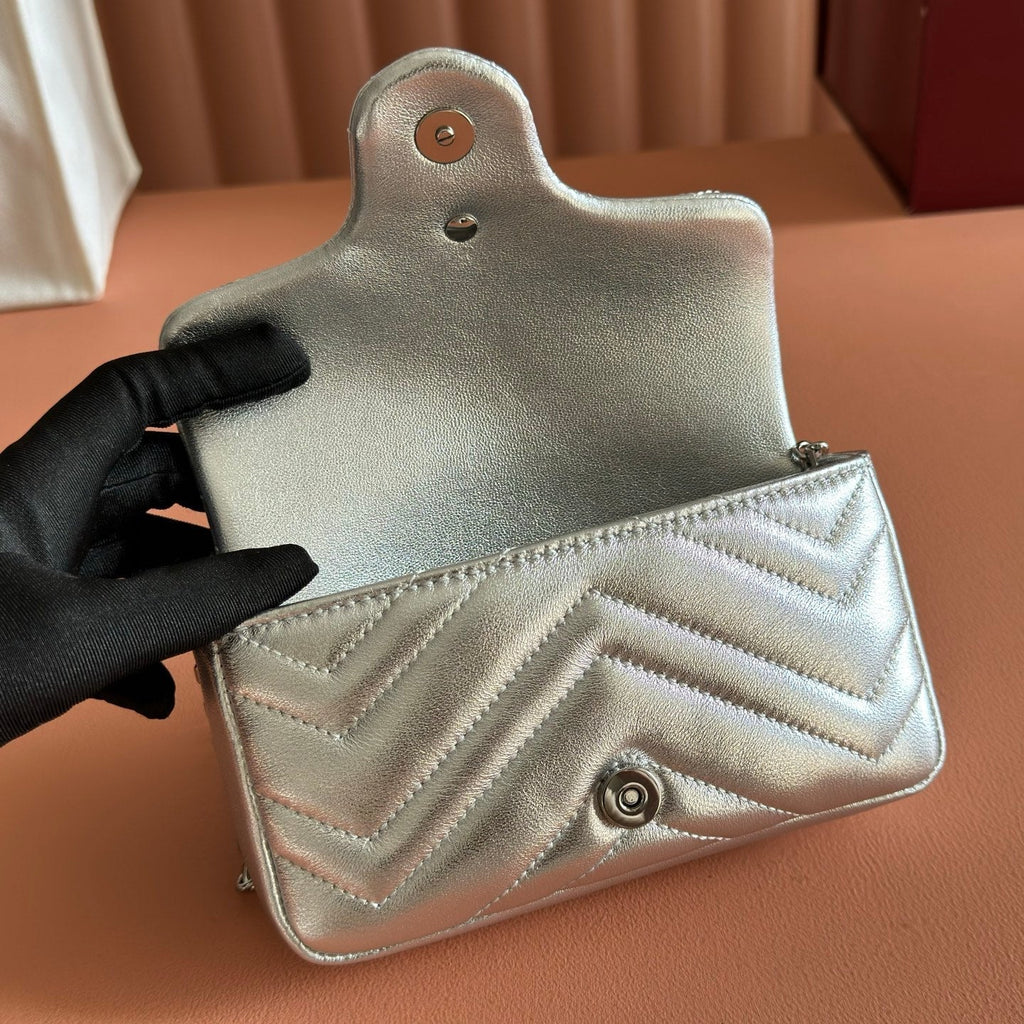 GUCCI 26S  MARMONT BAG 16 IN SILVER LAMBSKIN