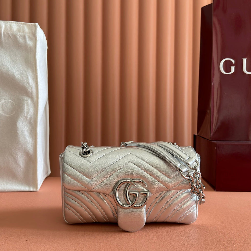 GUCCI 26S  MARMONT BAG 22 IN SILVER LAMBSKIN