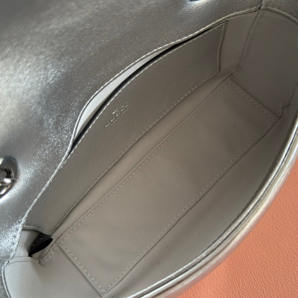 GUCCI 26S  MARMONT BAG 22 IN SILVER LAMBSKIN
