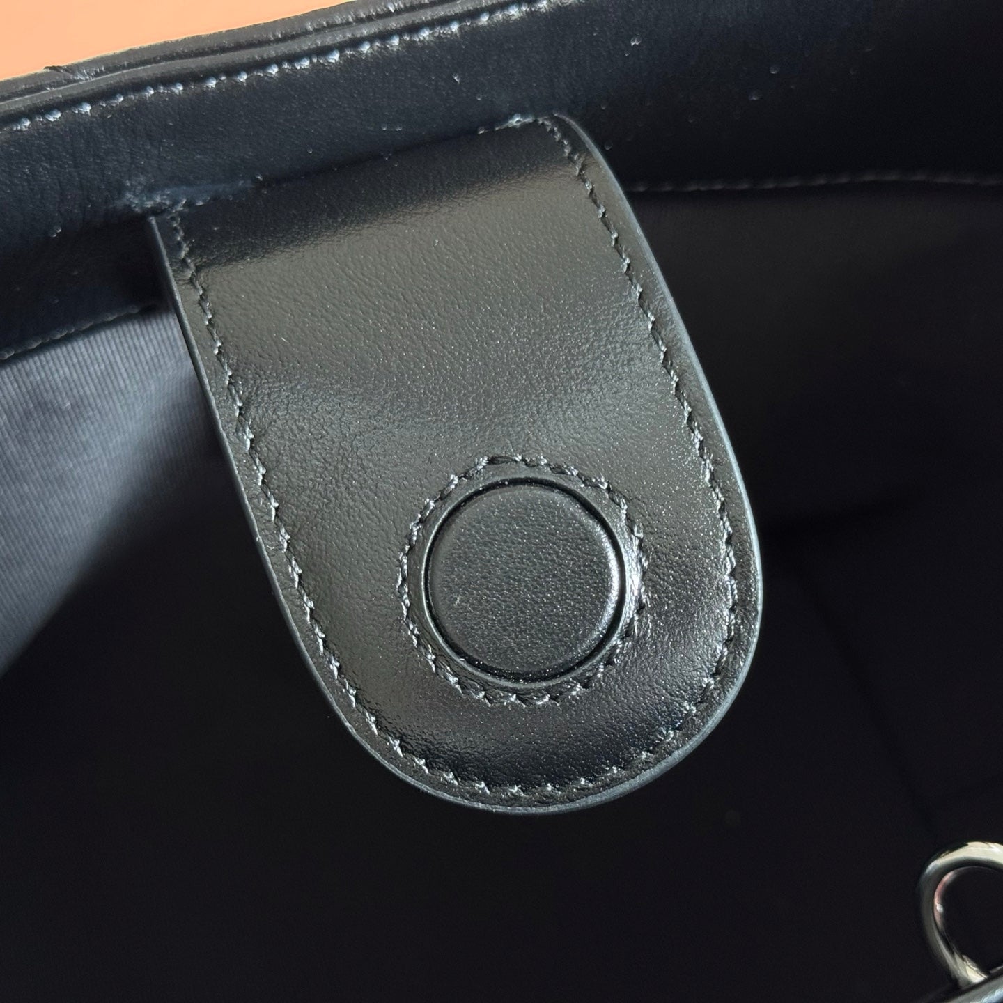GUCCI 26S  MARMONT TOTE BAG 17 IN BLACK CALFSKIN