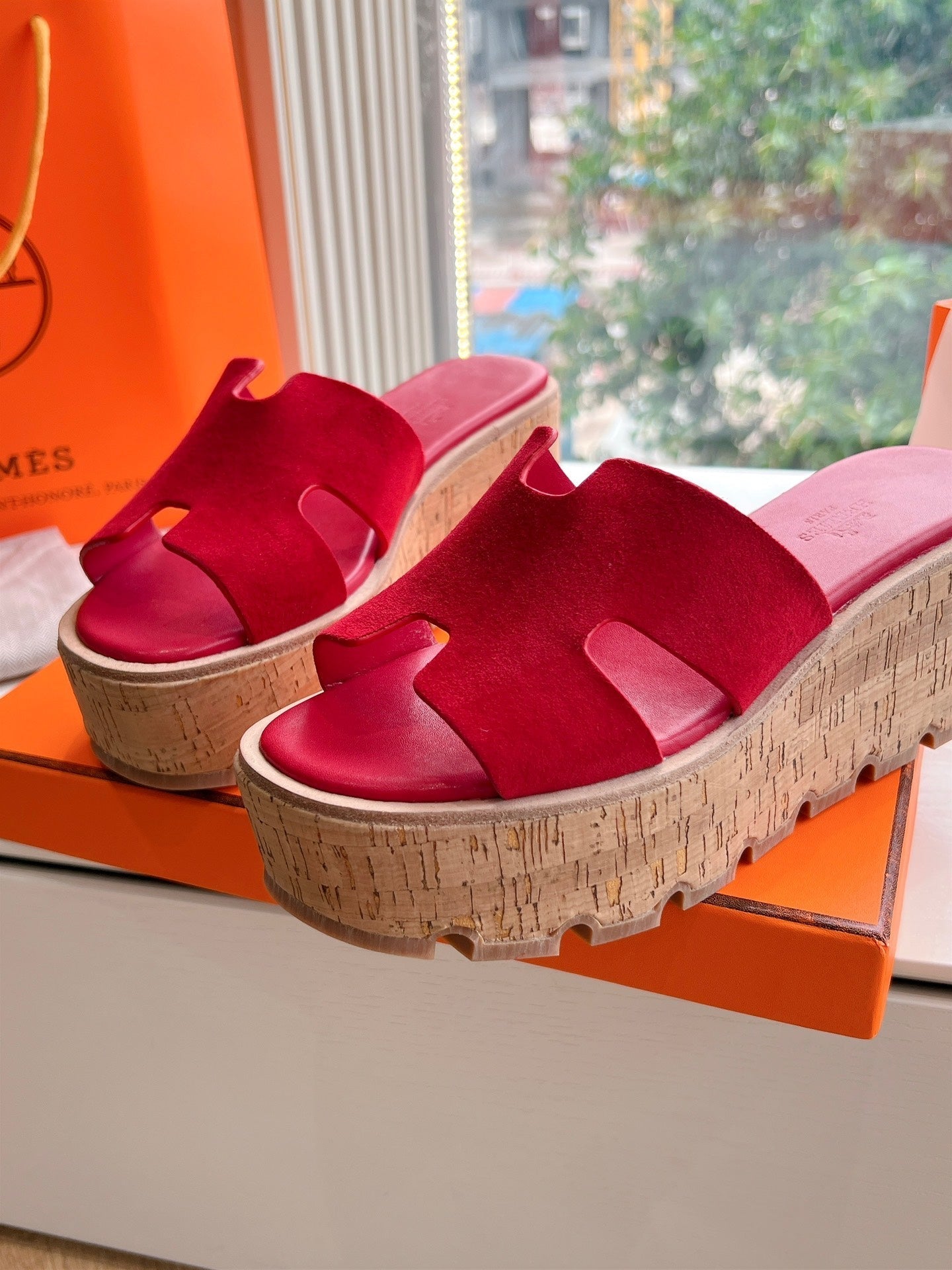 HERMES EZE 65 SANDAL CHERRY SUEDE