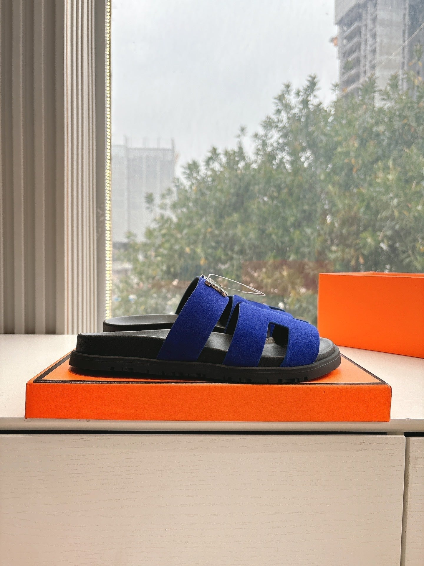 HERMES CHYPRE SANDAL IN COBALT BLUE SUEDE