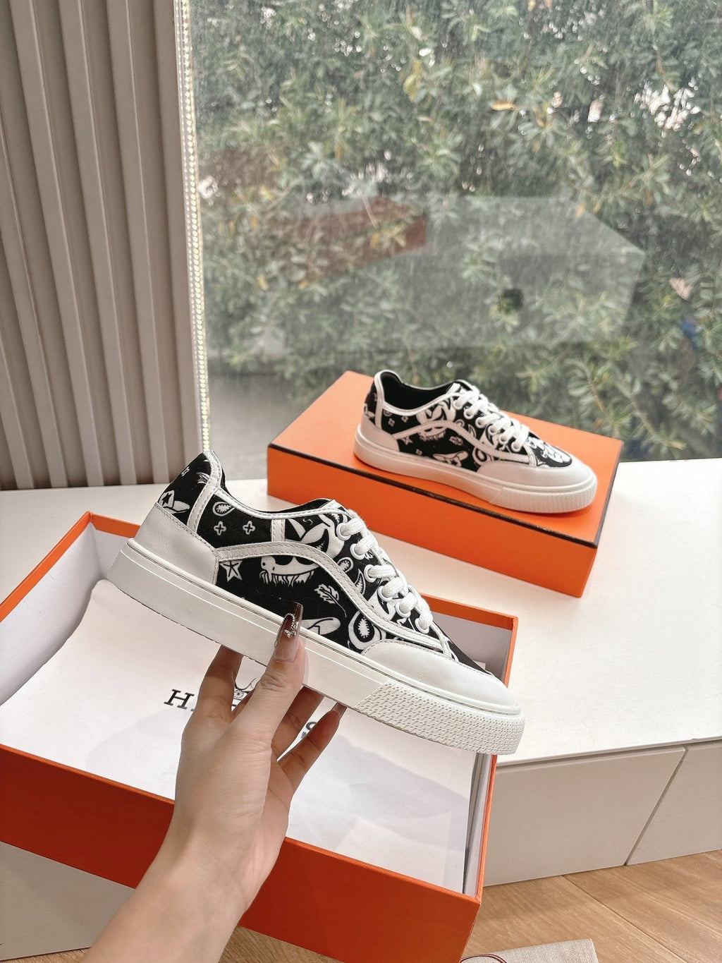 HERMES GET SNEAKER IN BLACK MIX WHITE MAXI CANVAS AND CALFSKIN