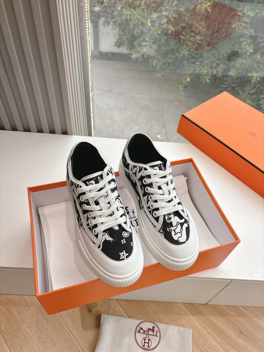 HERMES GET SNEAKER IN BLACK MIX WHITE MAXI CANVAS AND CALFSKIN