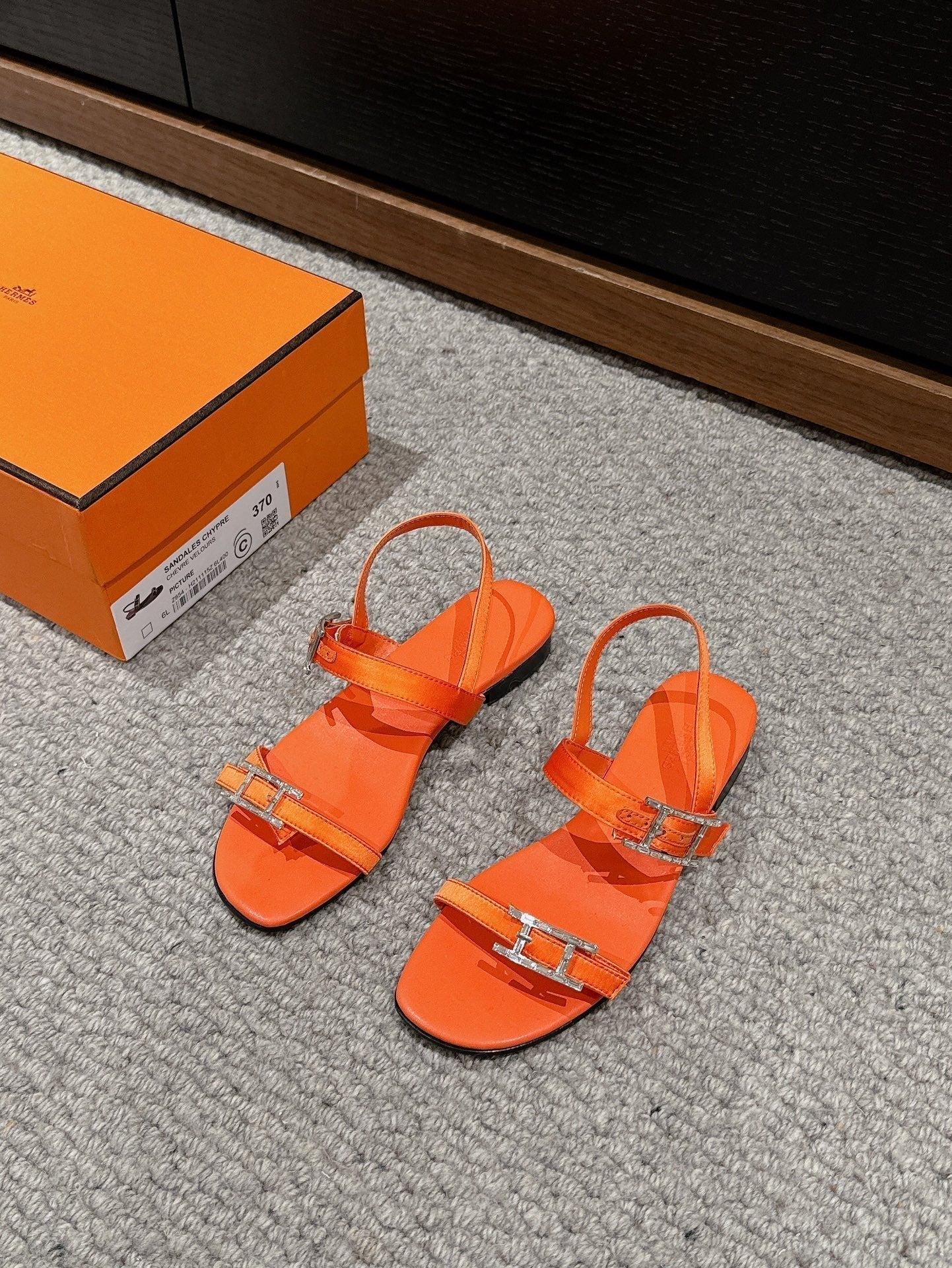 HERMES BUCKLE SANDAL BRIGHT ORANGE CALFSKIN