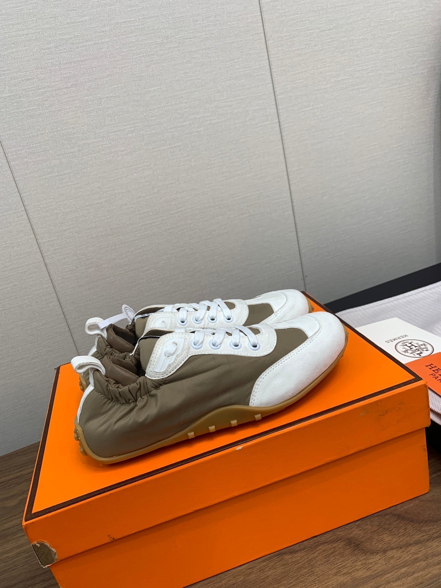 HERMES SKATEBOARD SHOES LIGHT GRAY MIX PEANUT CALFSKIN
