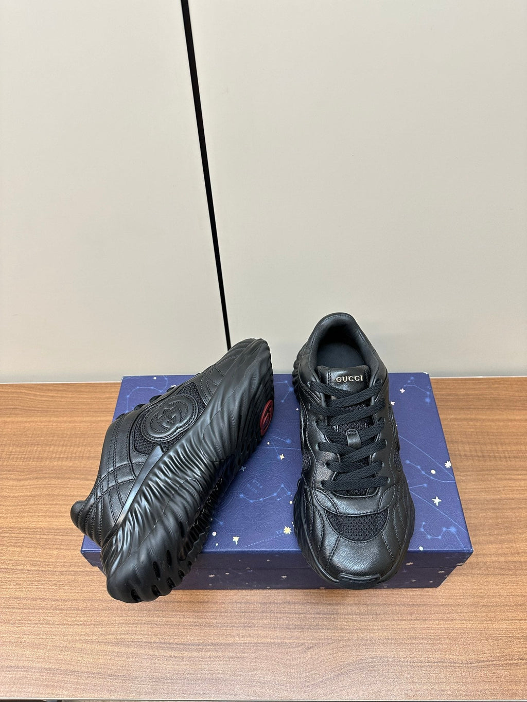 GUCCI Ripple Leather Sneakers Black