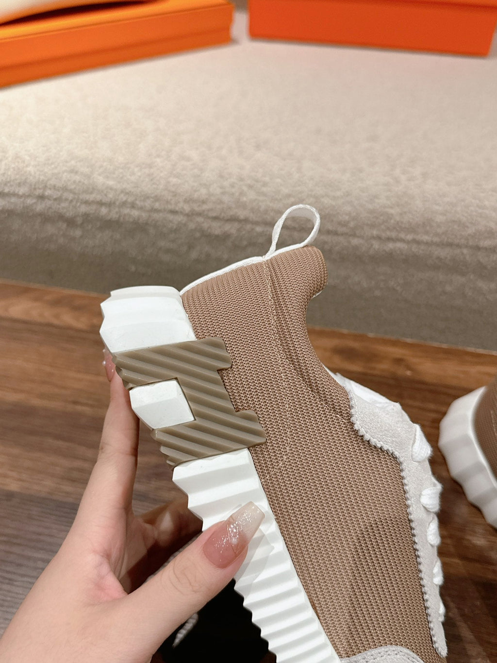HERMES MAINLAND SNEAKER IN PALE GRAY SUEDE AND LIGHT BROWN BREATHABLE MESH FABRIC