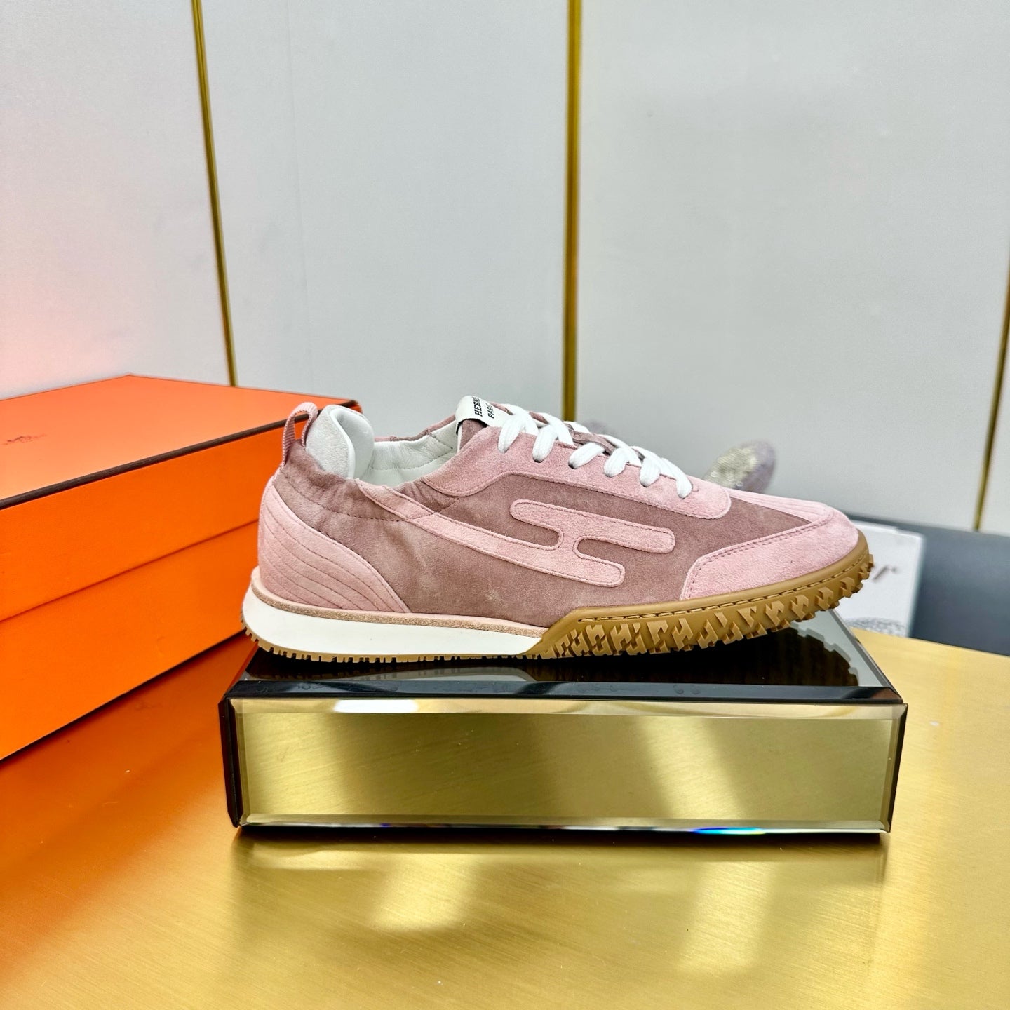 HERMES JET SNEAKER IN LIGHT PINK SUEDE