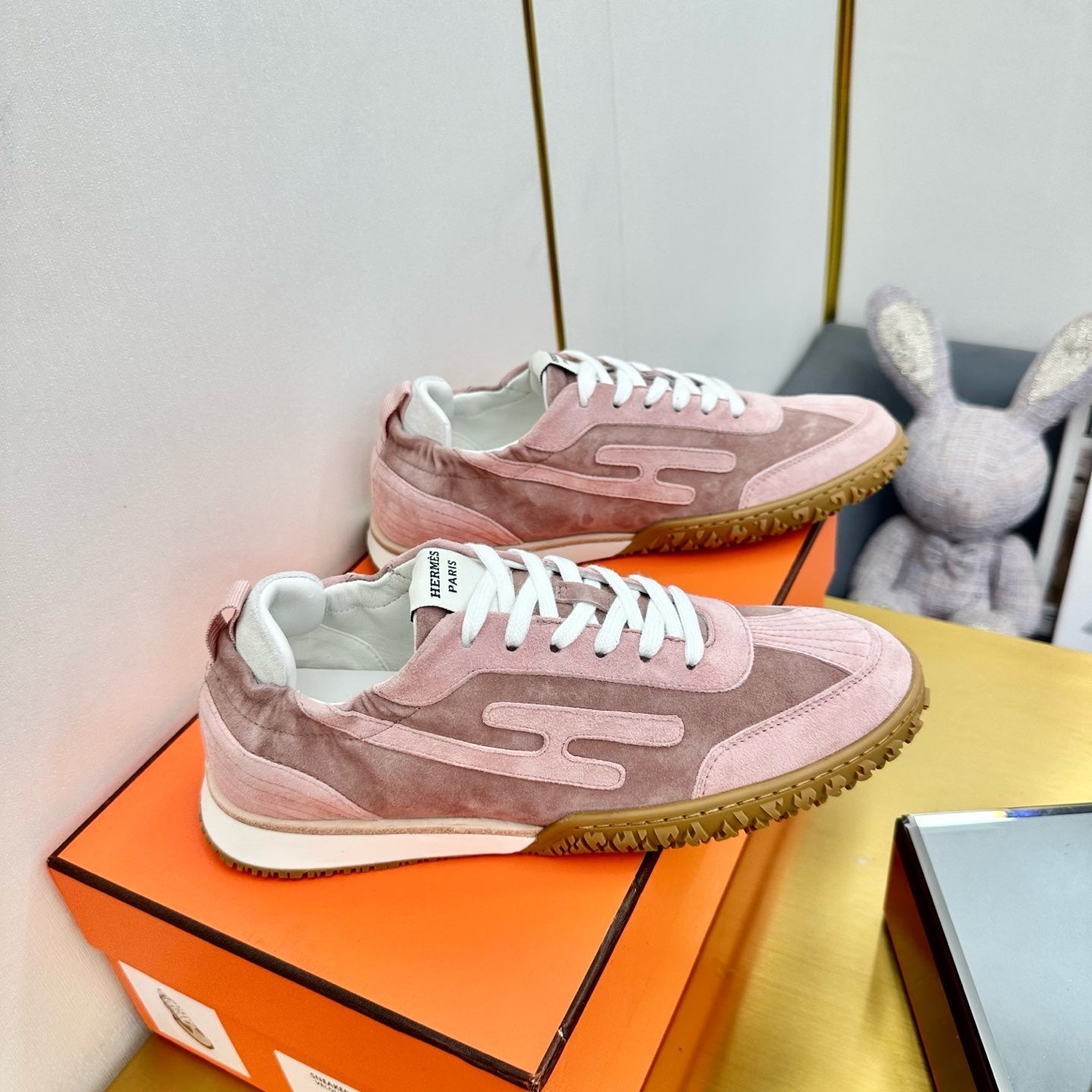 HERMES JET SNEAKER IN LIGHT PINK SUEDE