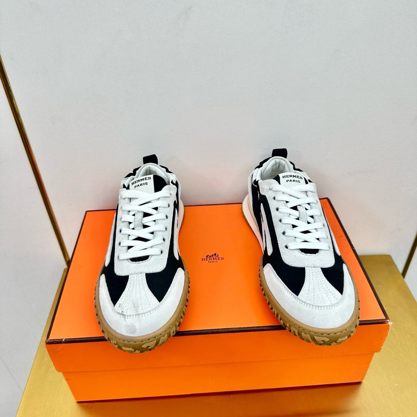HERMES JET SNEAKER IN WHITE MIX BLACK SUEDE