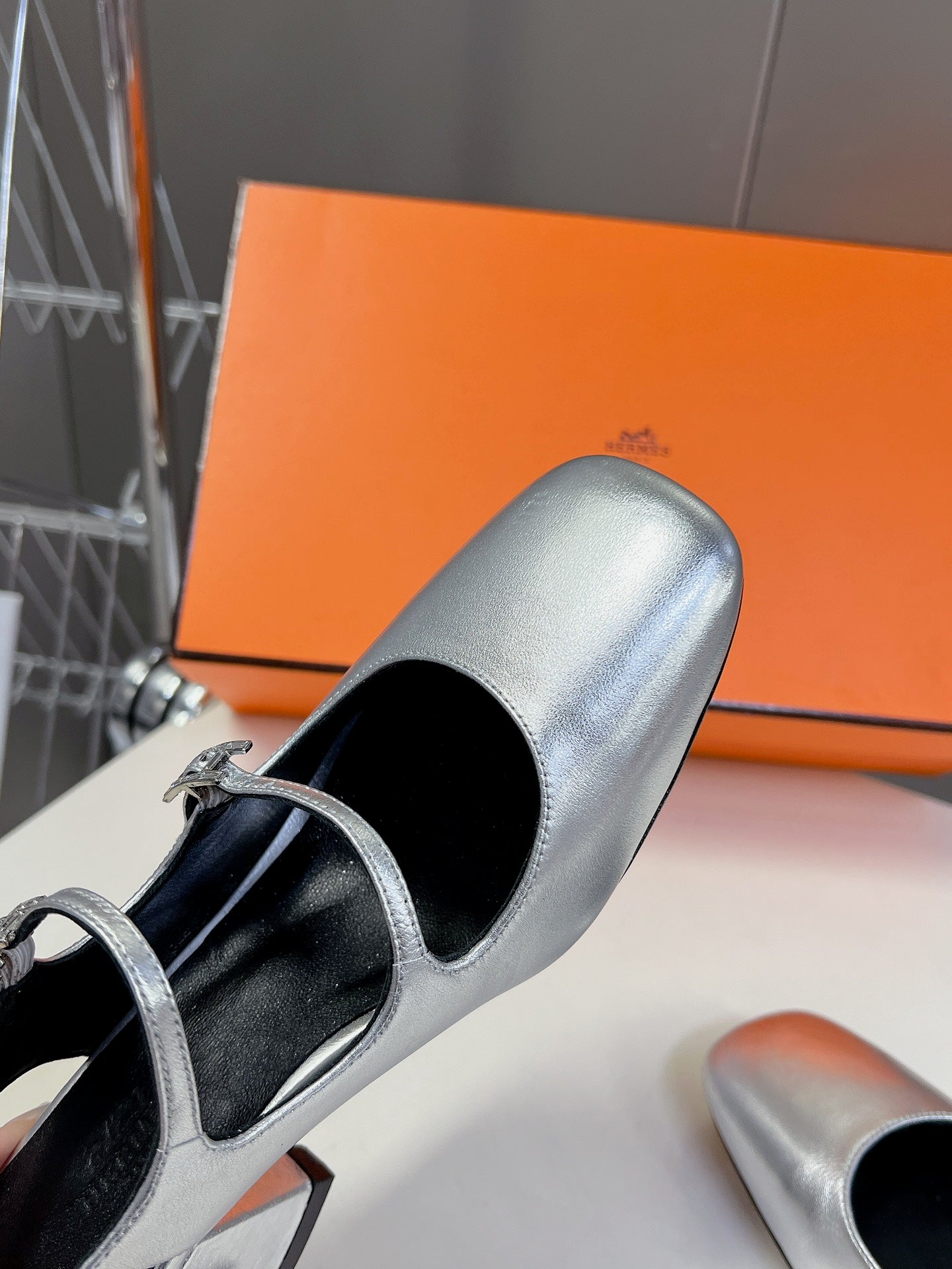 HERMES JACKIE 50 PUMP SILVER LAMBSKIN