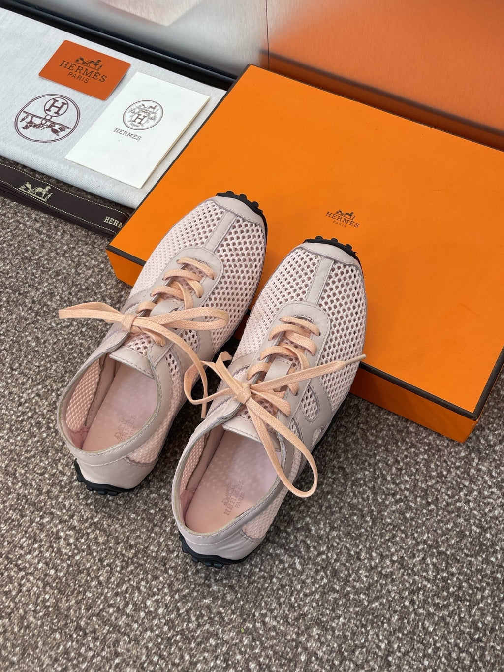 HERMES KIGA SNEAKER IN LIGHT PINK CROCHET KNIT AND CALFSKIN
