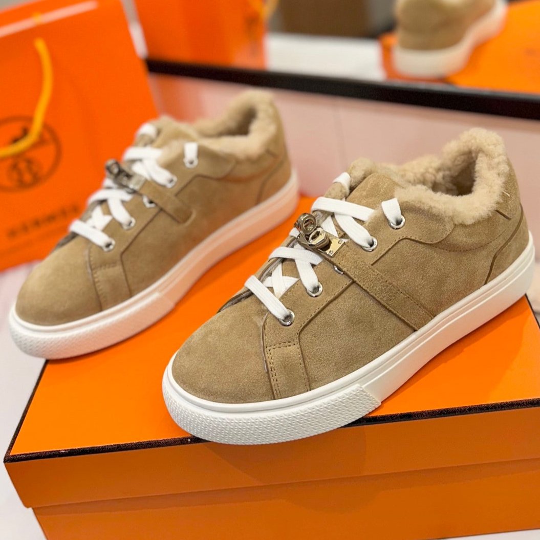 HERMES DAY SNEAKER IN TORTILLA BROWN SUEDE AND FLEECE LINING