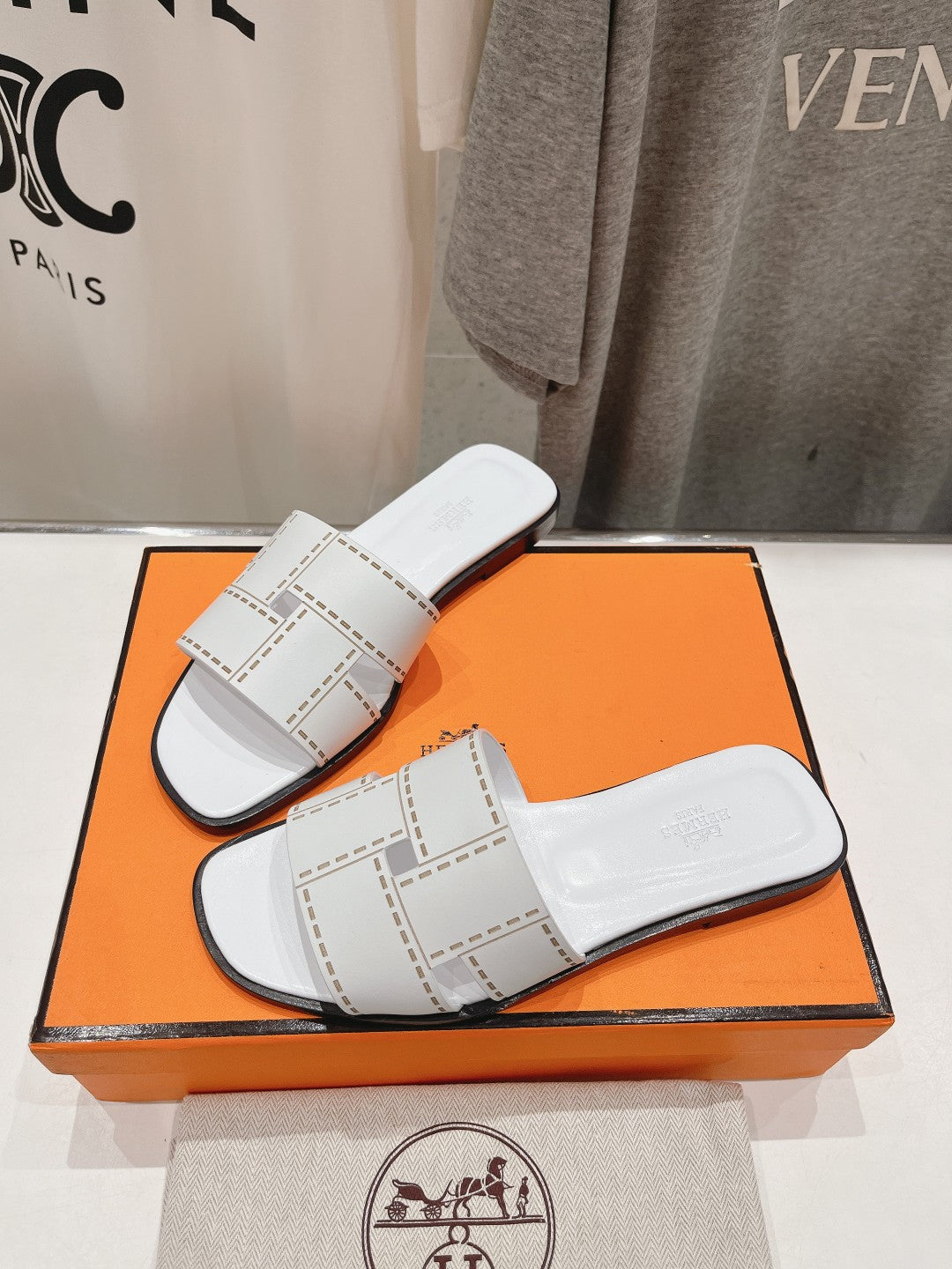 HERMES Idioma Sandal White Calfskin