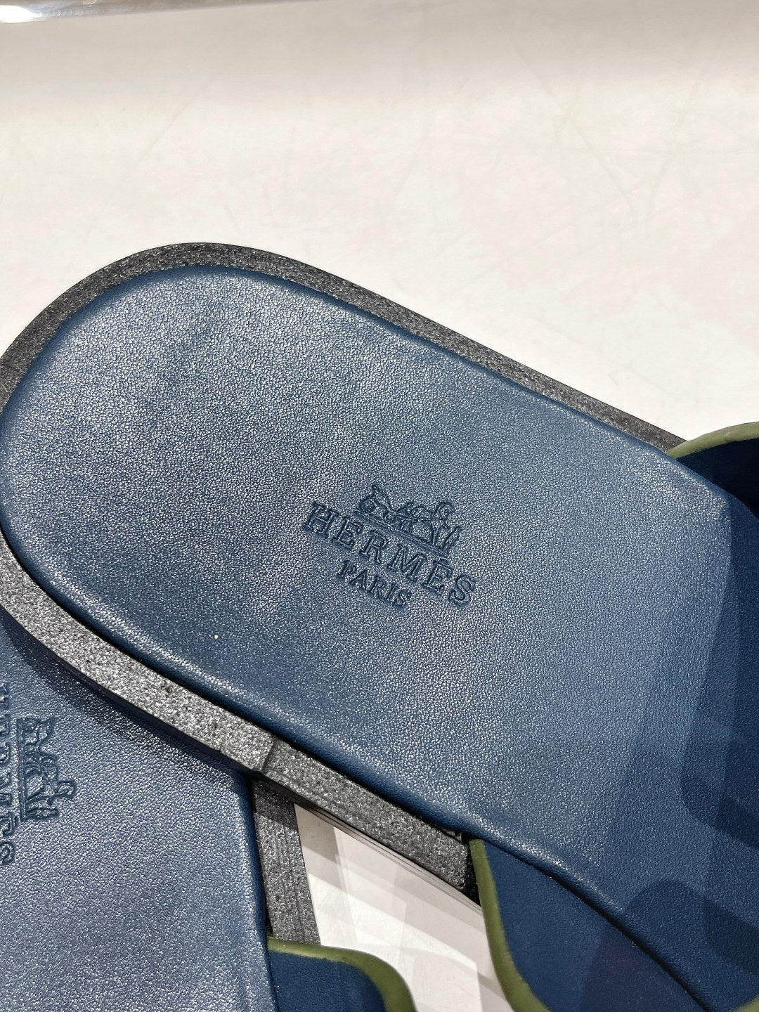 HERMES IZMIR SANDAL AEGEAN MIX HUNTER MIX PEACOCK LAMBSKIN