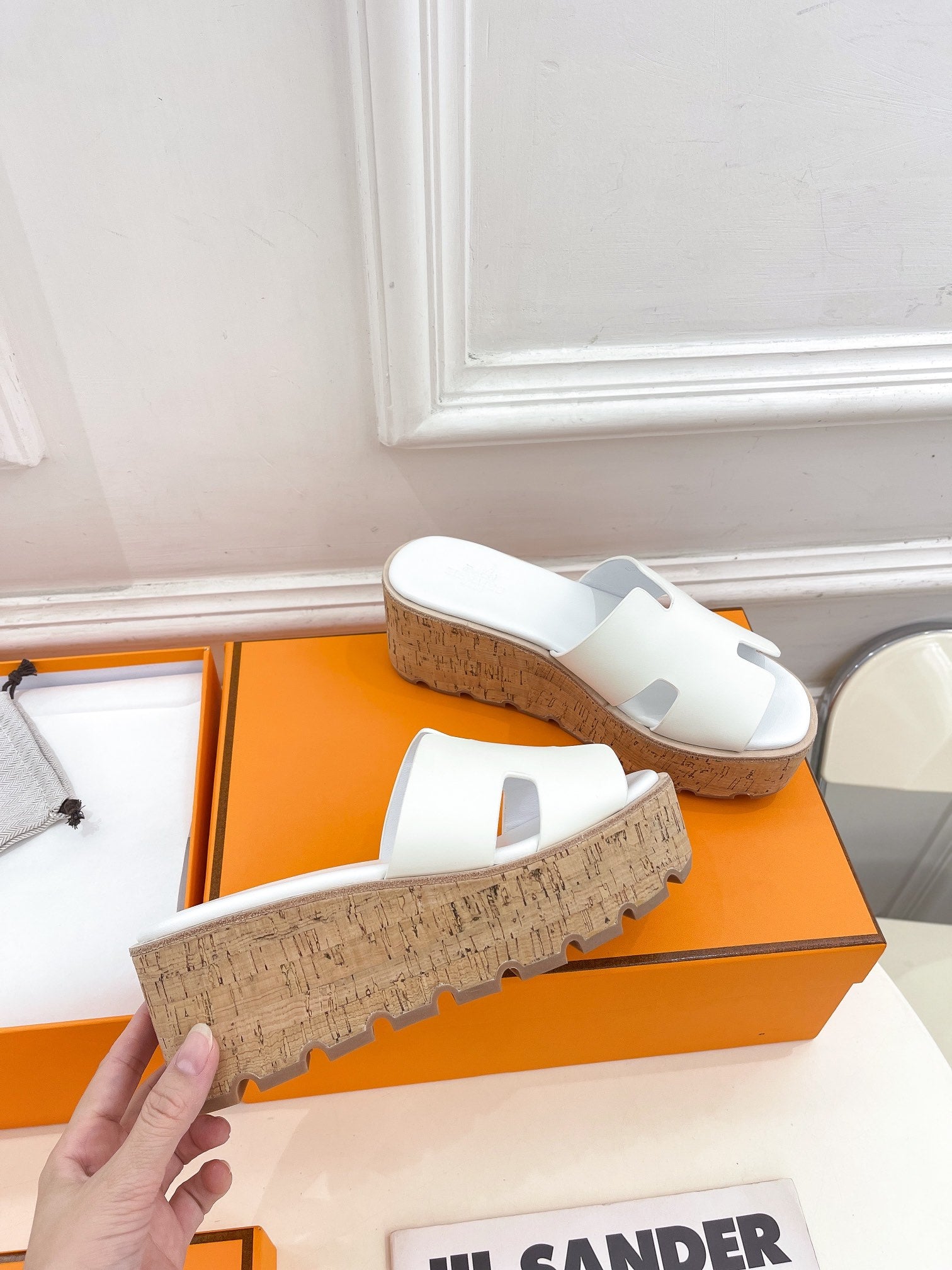 HERMES Eze 30 Sandal White