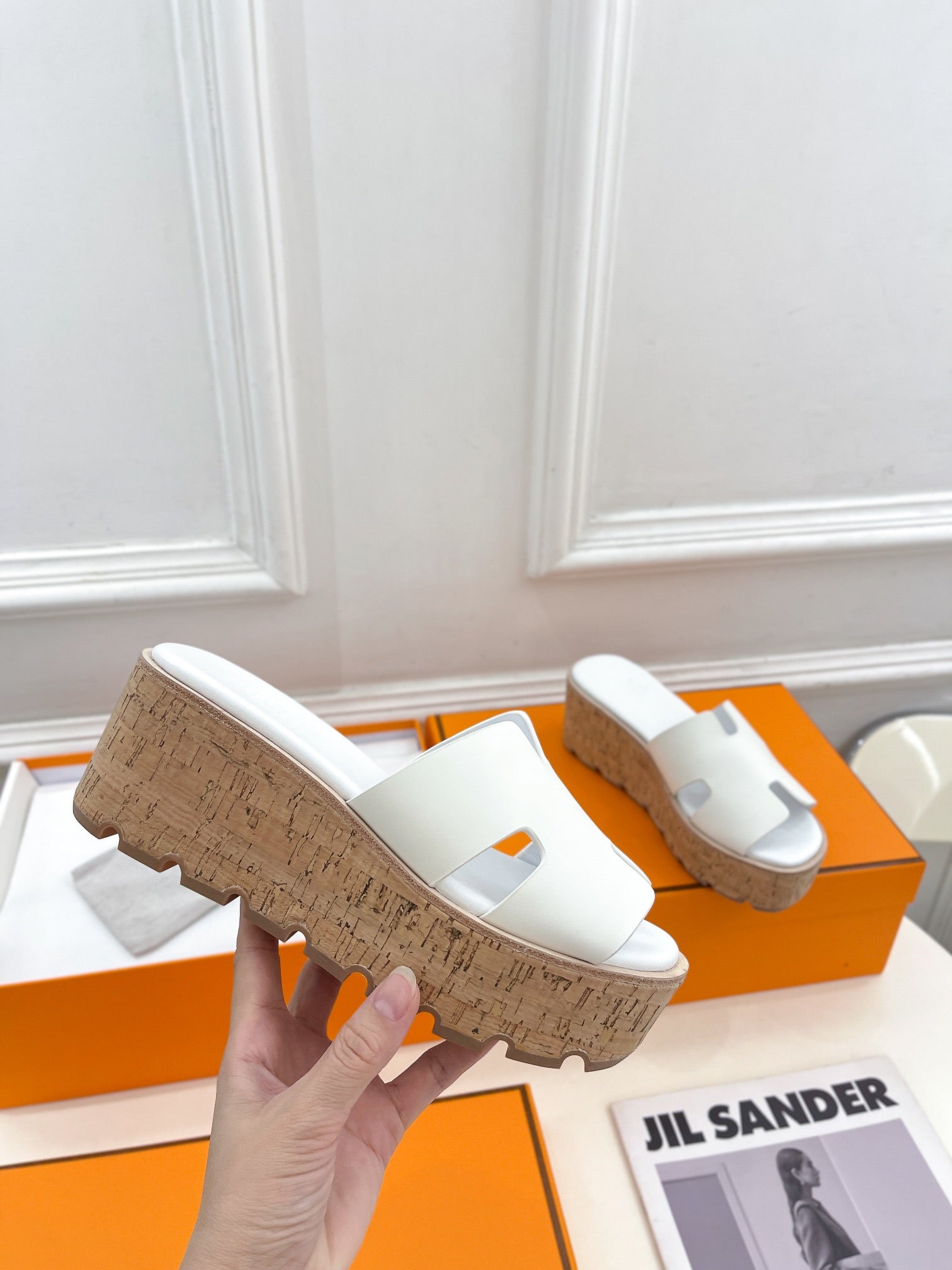 HERMES Eze 30 Sandal White