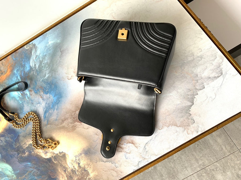 GUCCI Marmont 26.5cm Black Calfskin Gold Hardware