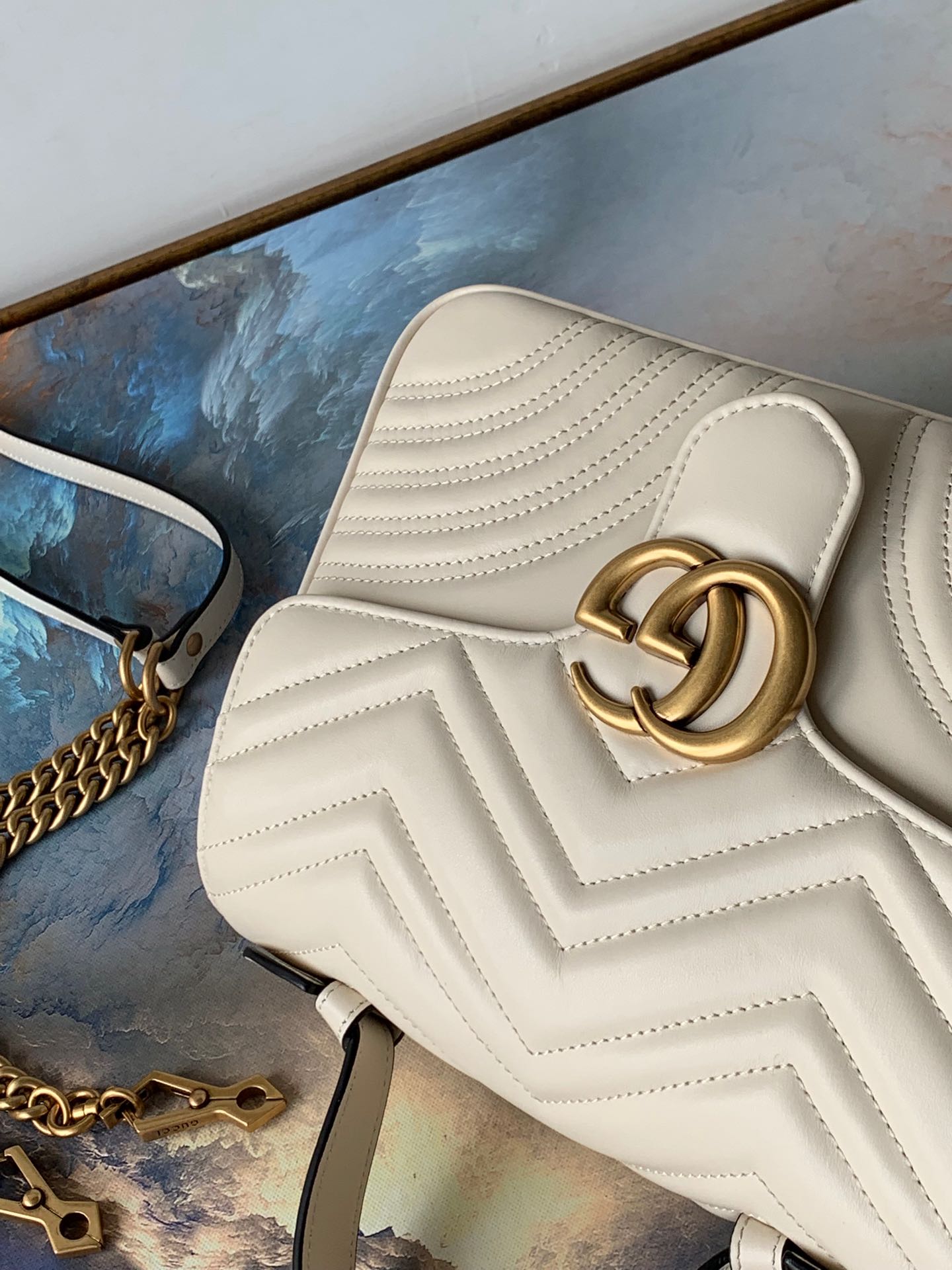 GUCCI Marmont 26.5cm White Calfskin Gold Hardware